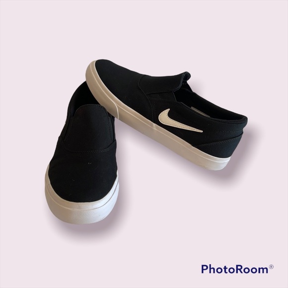 Nike Other - NIKE SB Charge Slip